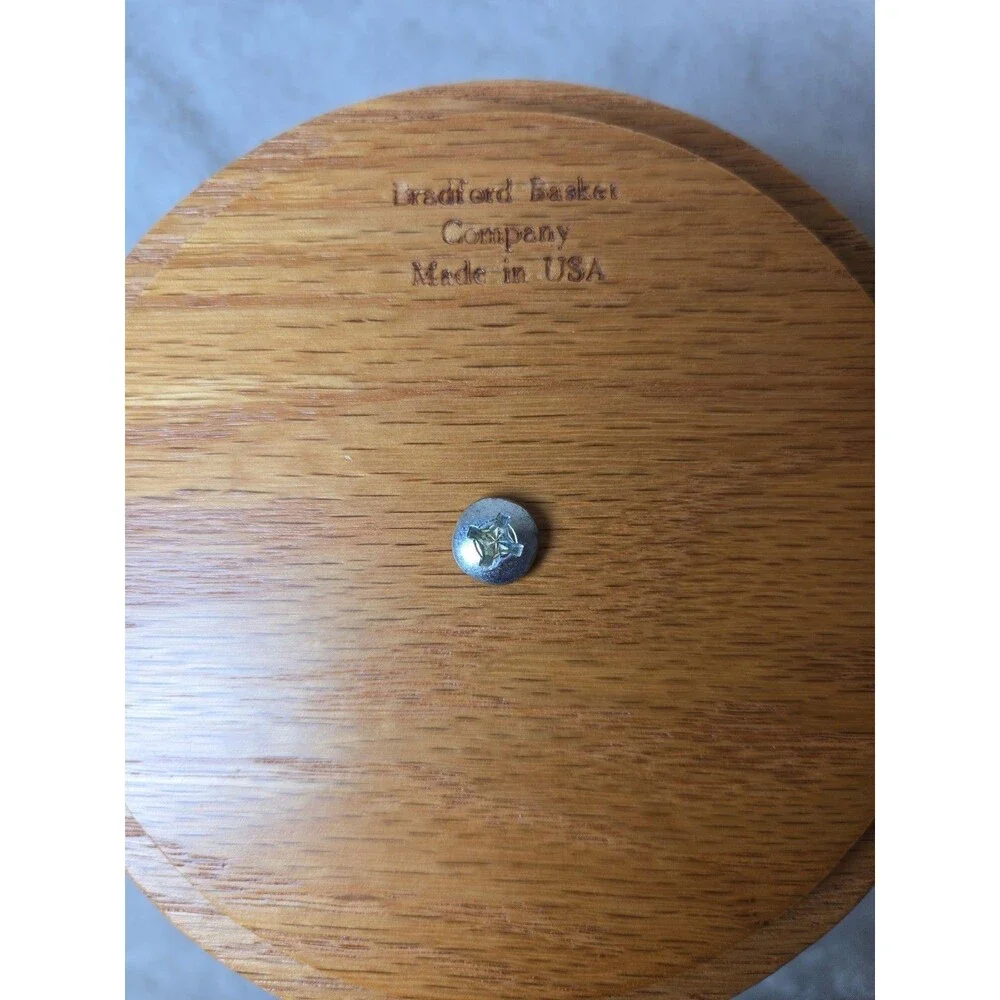 Vintage 2000 Bradford Basket Co Round Lidded Basket Signed CMG Oak Lid